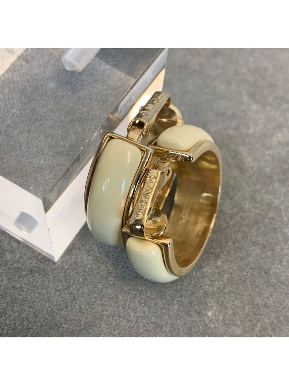 AVON Cream lacquer gold tone trim hoop clip on earrings - Picture 3 of 6